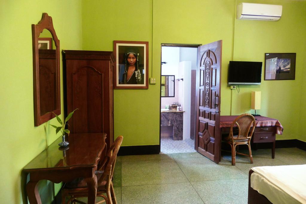 Lani'S House By The Ponds Hotel Виентиане Екстериор снимка